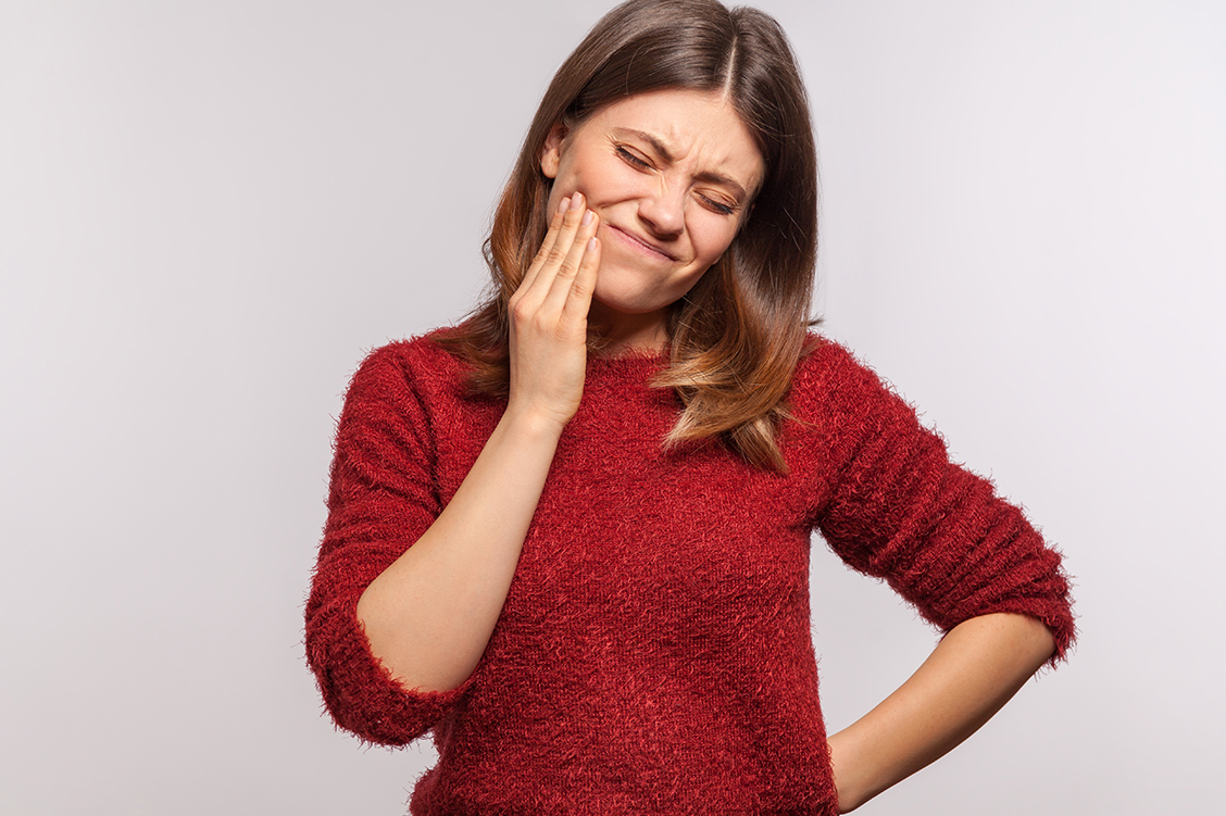 Person experience pain due to gum disease